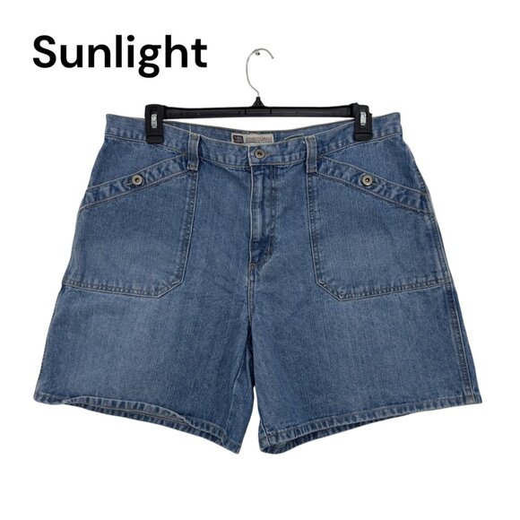 Faded Glory Womens Classic Utility Denim Shorts Size 18 Light Blue 6.5 Inseam - Picture 1 of 11